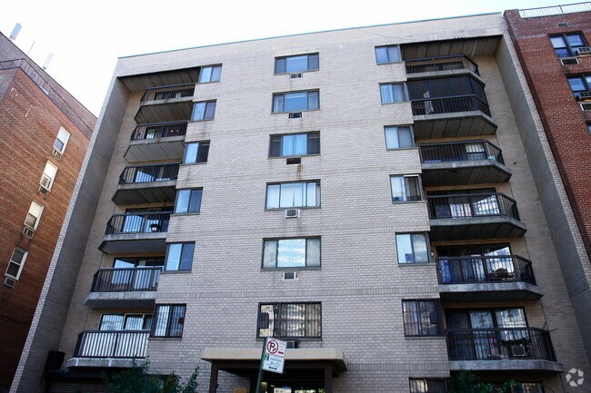 Photo - 134-46 Maple Ave