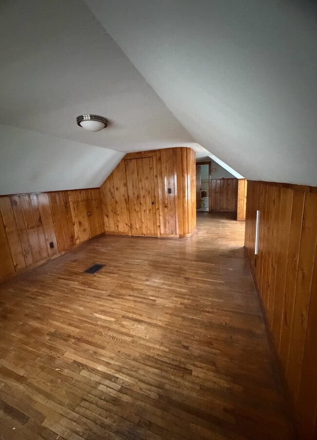 Building Photo - Phelps Studio Unit 1