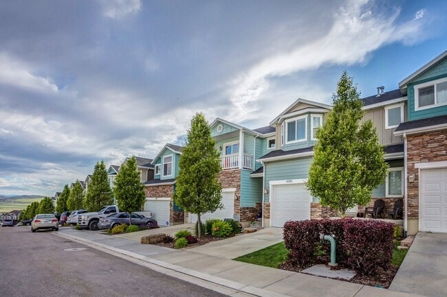 Photo - 4251 Cresthaven Ln