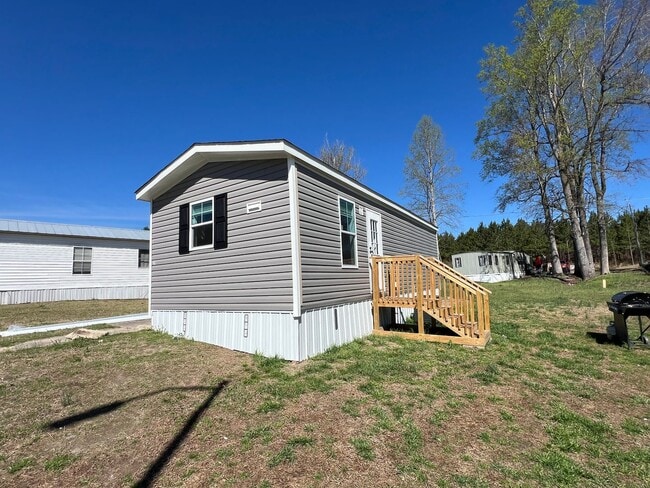 Photo - 1 Bedroom 1 Bath Mobile Home For Rent