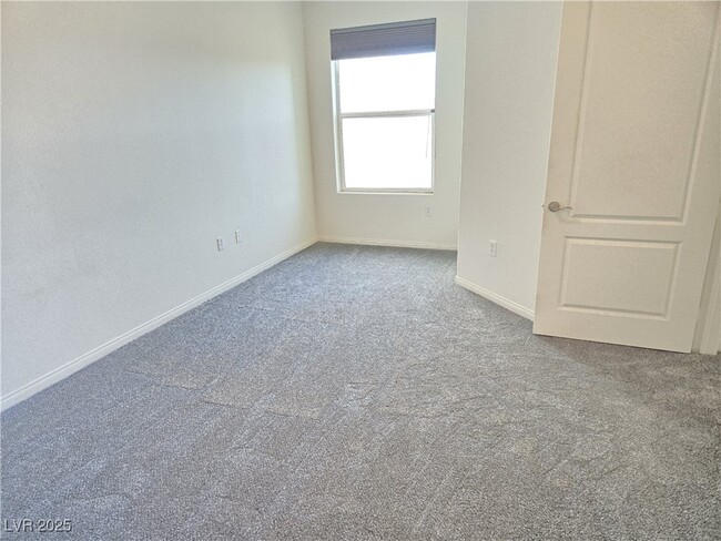 Building Photo - 62 E Serene Ave Unit 332