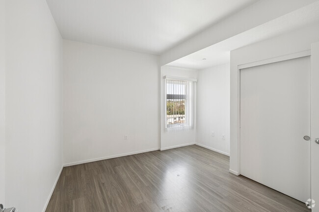 3BR, 2BA - 1,100SF - Bedroom