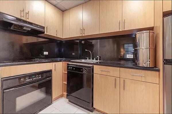 Photo - 56 Pine St Unit 8G