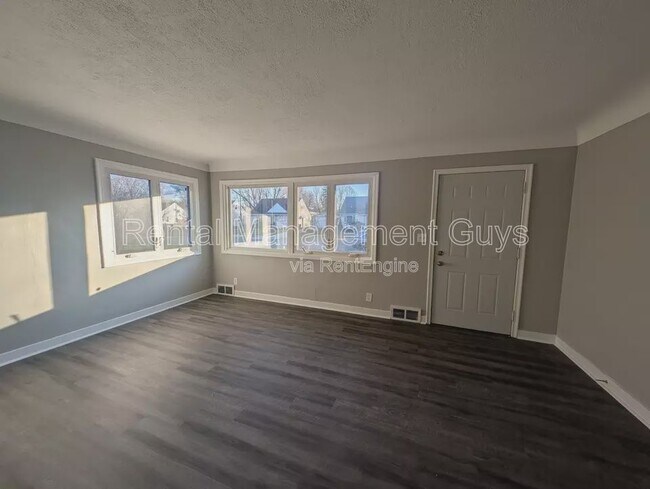 Photo - 1093 Breen St