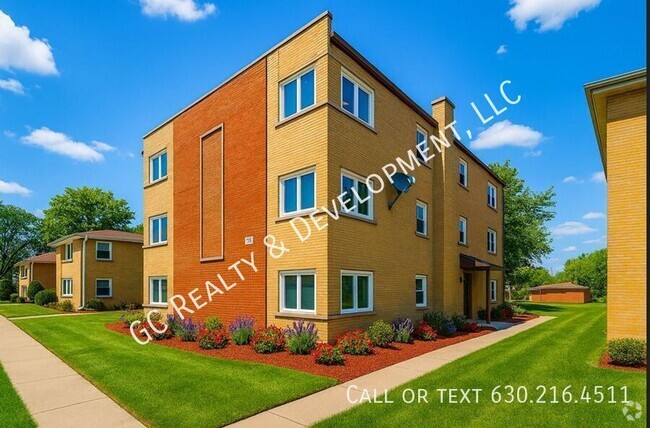 Building Photo - ***2 BDRM / ONLY PAY ELECTRIC / HEAT INCL ... Unit 3 Rental