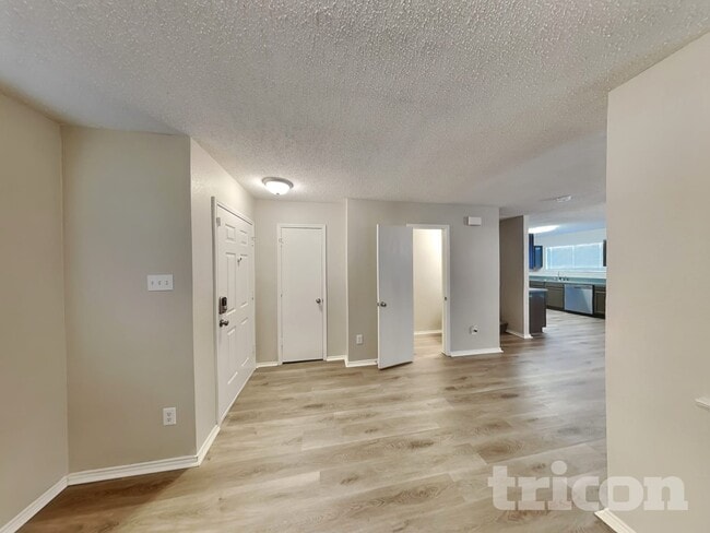 Photo - 211 Meagan St