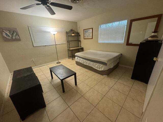 Photo - 198 SW 15th St