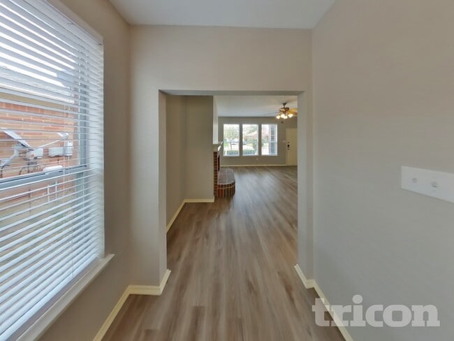 Photo - 925 Buffalo Springs Dr