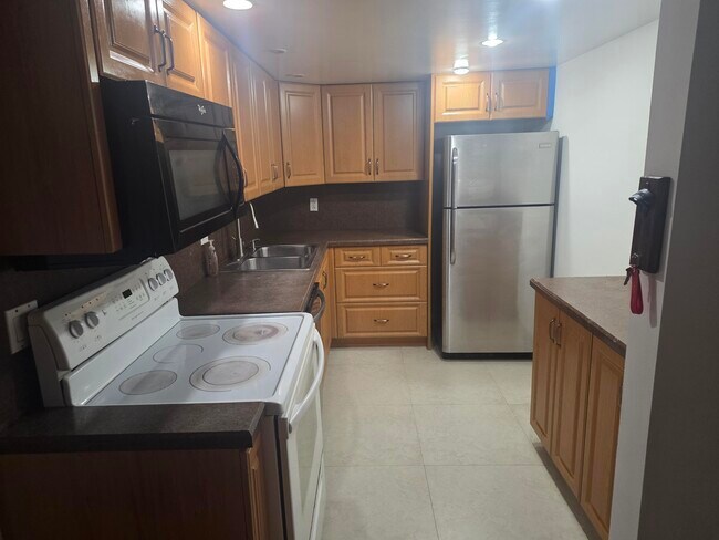 Building Photo - 959 SE 2nd Ave Unit 105