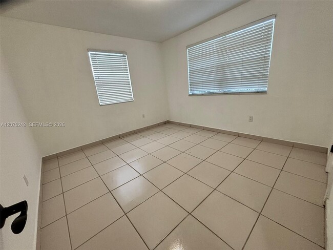 Photo - 2980 SW 25th St Unit 1