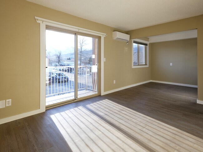 1422 6th Ave Unit 605