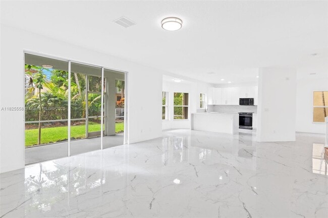 Photo - 15842 SW 14th St