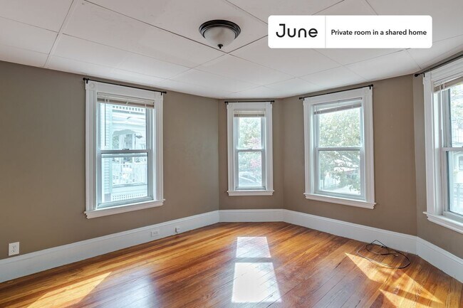 Photo - Room in Shared 4 bed/1 bath home Unidad B