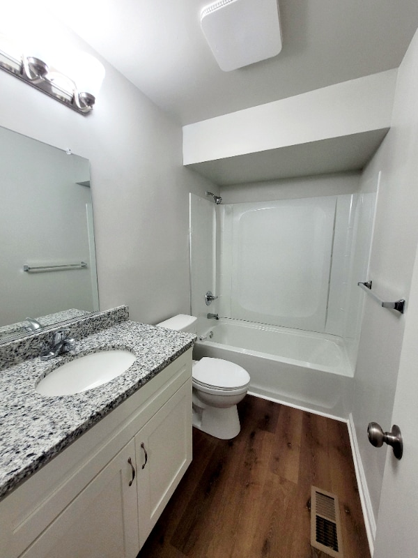 8 Bainbridge Ave