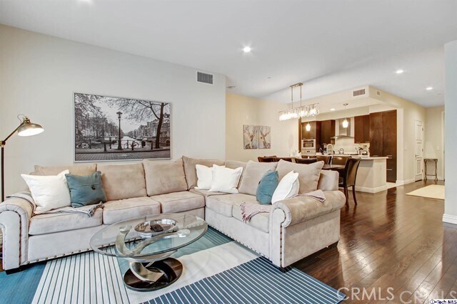 Photo - 423 Caruso Ave