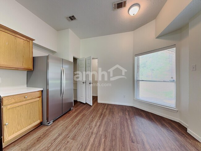 Photo - 9710 Sundew Dr