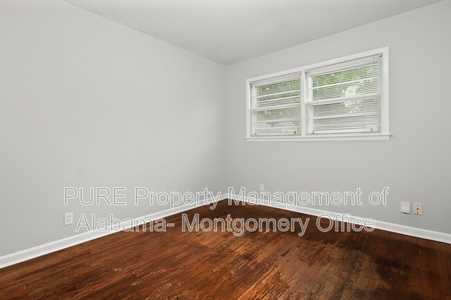 Photo - 4332 Sussex Dr