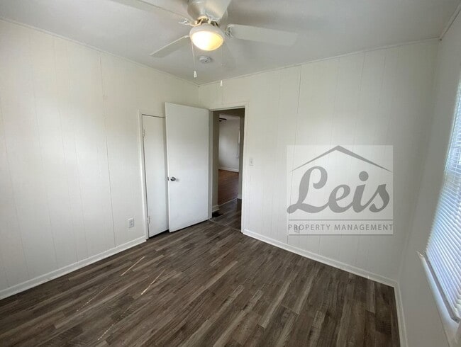 Photo - 902 Sycamore St