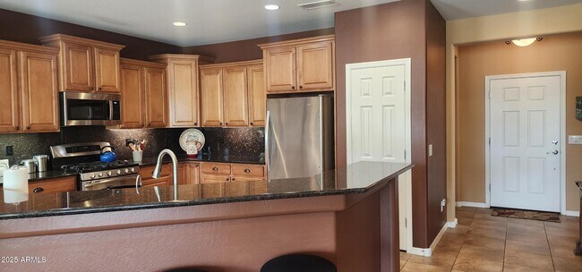 27013 W Potter Dr