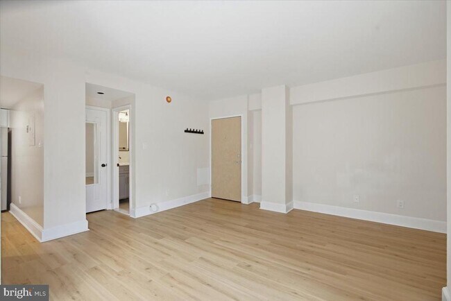 Photo - 1825 T St NW Unidad 401