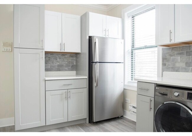 Photo - 3841 N Greenview Ave Unidad 2W