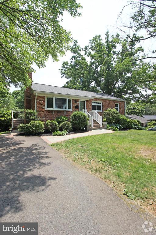 Building Photo - 6811 Glenmont St Rental