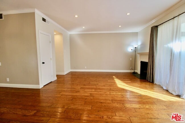 Photo - 1825 Thayer Ave