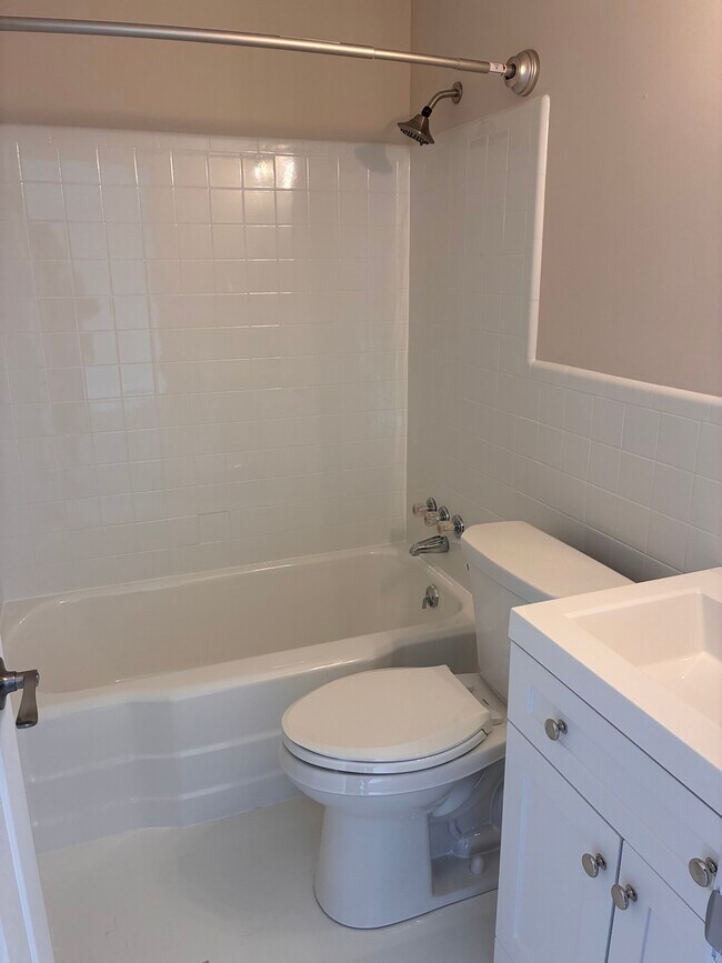 9300 Main St Unit 9300 Main #8