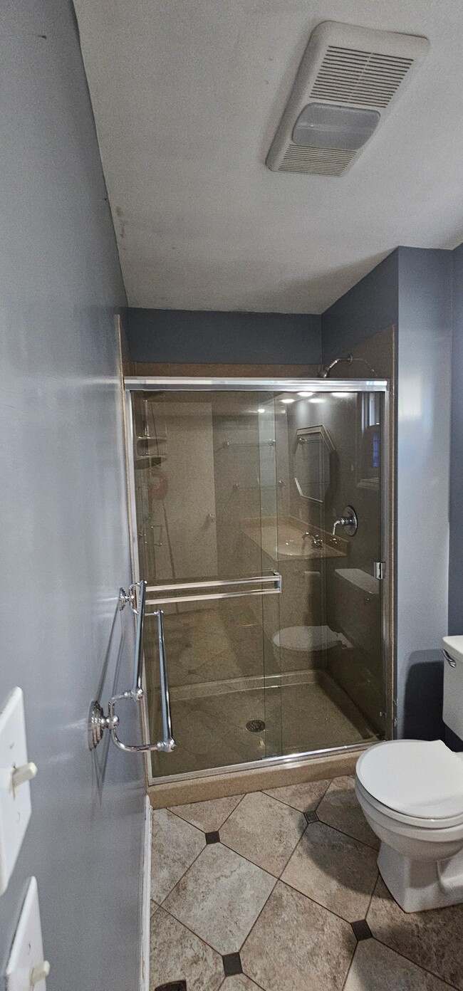 Photo - 7228 Linden St