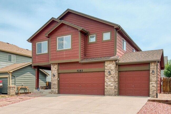Building Photo - Beautiful home with 4 bedrooms, 2 1/2 bathrooms, 3-car garage in cul-de-sac available for $2,350