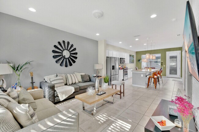 Photo - 5120 Caspian St