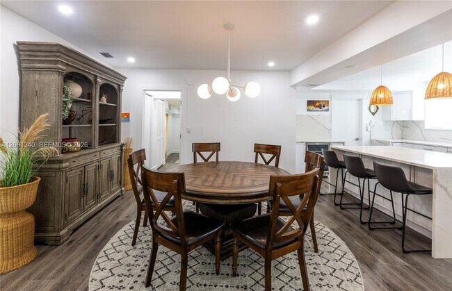 1950 SW 13th St