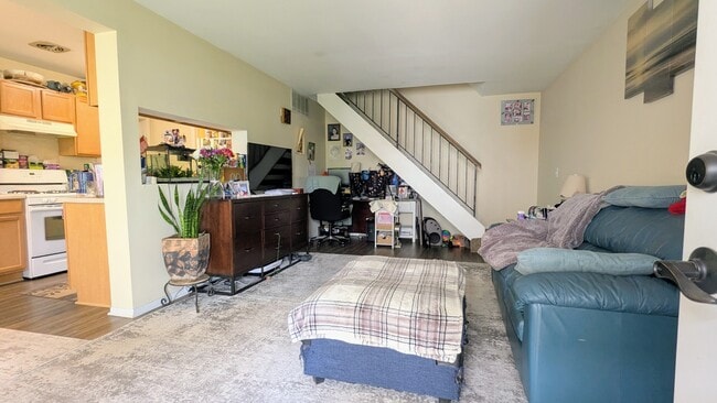 Photo - 336 Farmingdale Cir