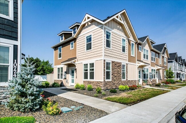 Building Photo - Two Story Townhome Located Off Of Amity & ...