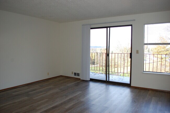 Photo - 108 Kensington Ave S Unit #4