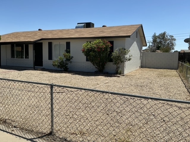 Building Photo - 7723 W Reade Ave Rental