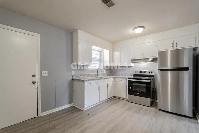 Photo - 428 W Lakeside Ave