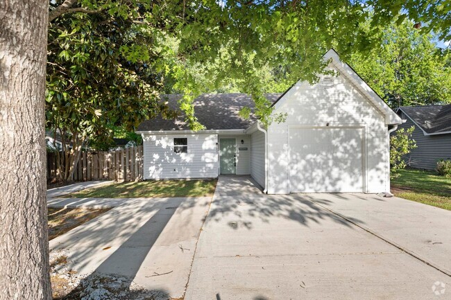 Building Photo - Renovated Home For Rent!