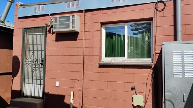 2705 W Ramona Rd