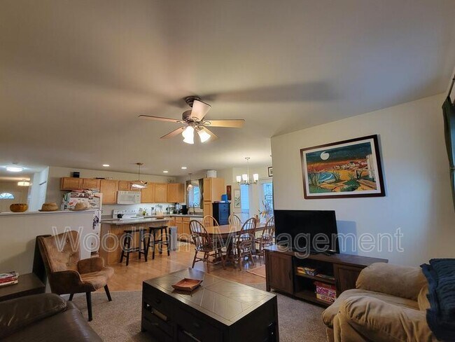 Photo - 190 Droulliard Ave