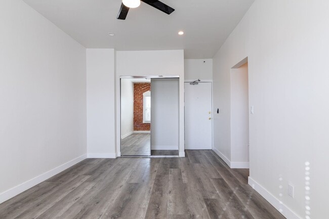 Cozy & Contemporary Studio in Koreatown