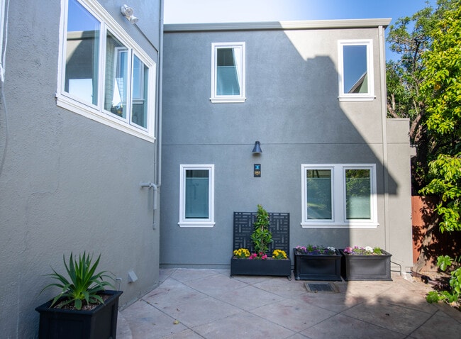 1658 Lower Grand Ave Unit 1658BCasitaUnit