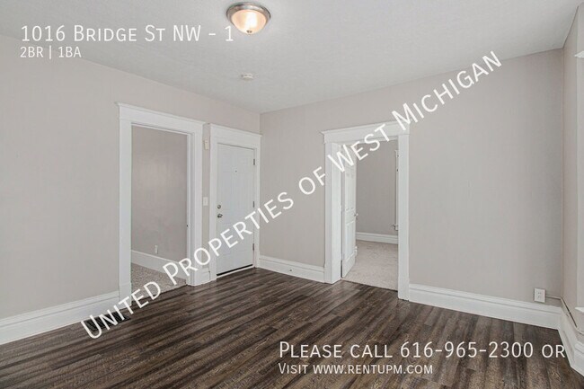 Photo - 1016 Bridge St NW Unidad 1