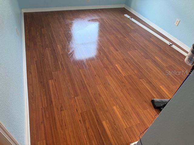 Photo - 911 Valmar St