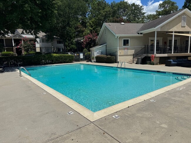Photo - 5005 Wingate Way
