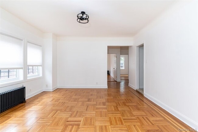 Photo - 3555 Netherland Ave Unidad H