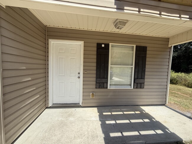 Building Photo - 30 1/2 Unit A