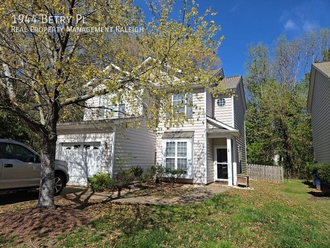 Building Photo - 1944 Betry Pl