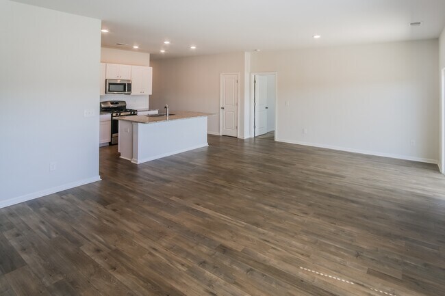 Photo - 700 Watercliff Dr