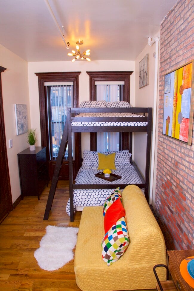 Building Photo - 67 W 119th St Unit The Dorm W/ Shared Bathroom